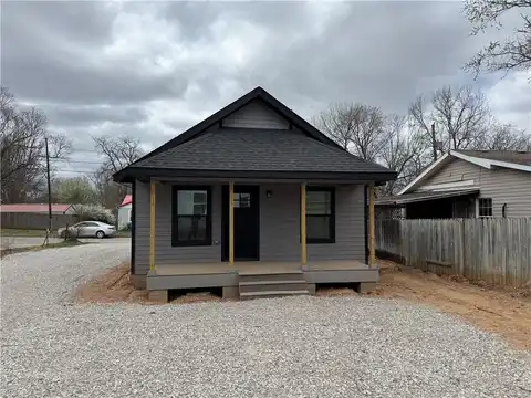311 Douglas ST, Berryville, AR 72616