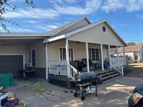 604 N Ironwood Avenue, Bishop, TX 78343