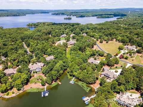 126 Moss Bank Court, New London, NC 28127