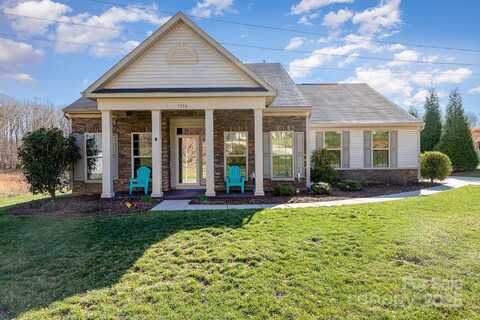 7034 Pin Oaks Drive, Denver, NC 28037