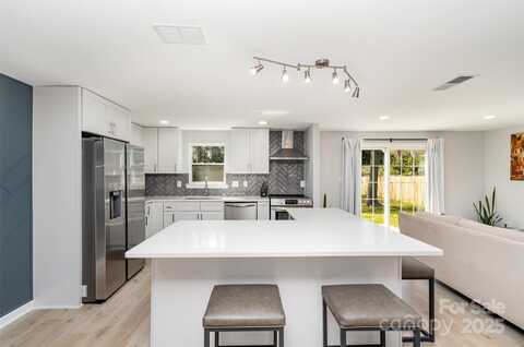 9105 Touchstone Lane, Charlotte, NC 28227