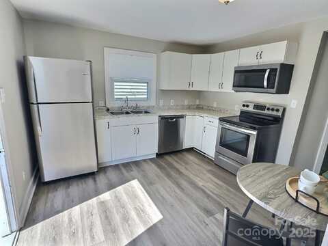 507 E Maple Avenue, Gastonia, NC 28054