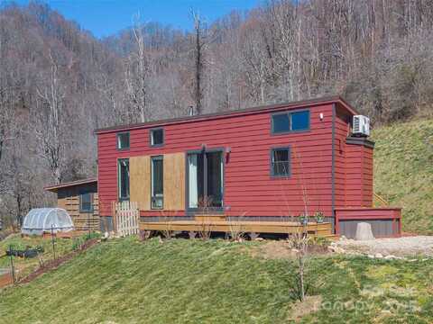 323 Morris Road, Clyde, NC 28721