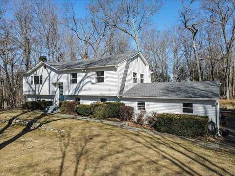 105 Pepper Tree Hill Lane, Southbury, CT 06488