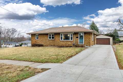 7202 Beechwood Drive, Urbandale, IA 50322