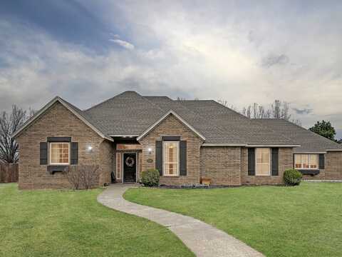 2330 Skyview Cir, Enid, OK 73703