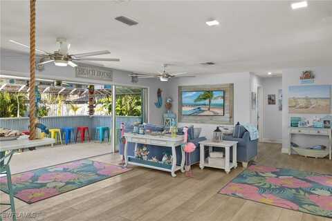 607 Monterey Avenue, Cape Coral, FL 33904