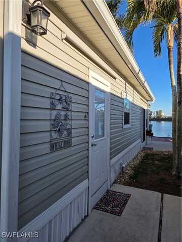 7031 Armadillo Way, Fort Myers, FL 33967