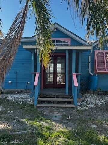 2602 Pine Street, Matlacha, FL 33993