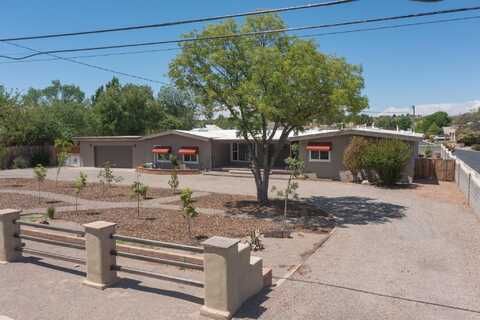 2805 GLENWOOD Drive NW, Albuquerque, NM 87107