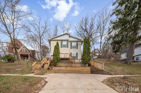 432 E Main Street, Ionia, MI 48846