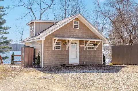 51004 Maple Rd, Marcellus, MI 49067