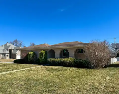 36476 Summerset Street, Sterling Heights, MI 48312