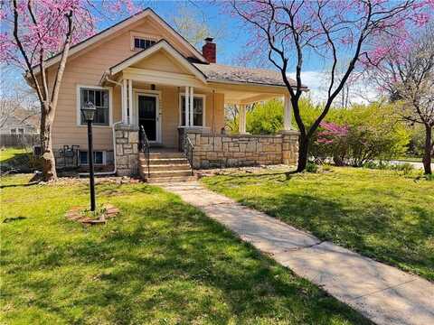 5845 Charlotte Street, Kansas City, MO 64110