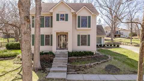 2516 NW Bent Tree Circle, Lees Summit, MO 64081