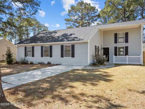 105 Pine Needle Drive, Hubert, NC 28539
