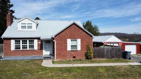 1273 Lakeview Drive, Dandridge, TN 37725