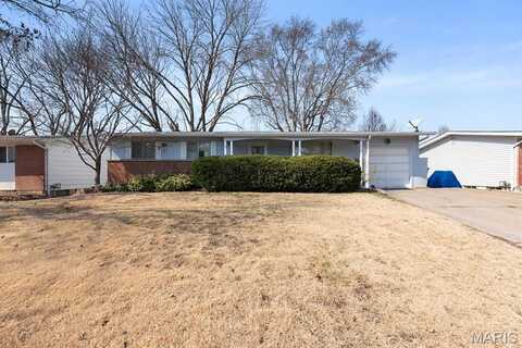 2755 Patterson Road, Florissant, MO 63031