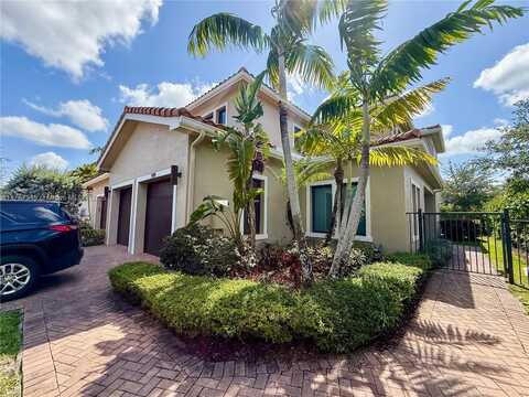 5915 E Brookfield Cir E, Hollywood, FL 33312
