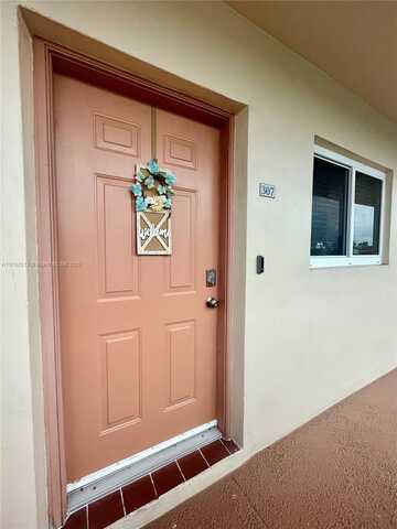5945 Del Lago Cir, Sunrise, FL 33313