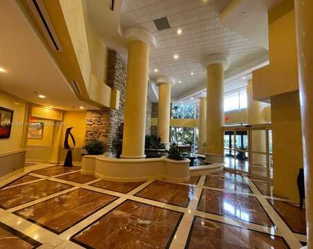 20281 E Country Club Dr, Aventura, FL 33180