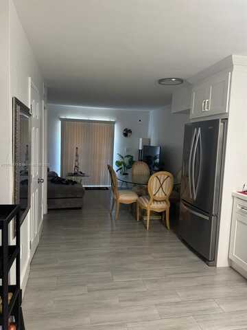 8025 NW 8th St, Miami, FL 33126