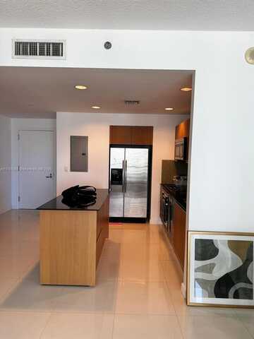 1050 Brickell Ave, Miami, FL 33131