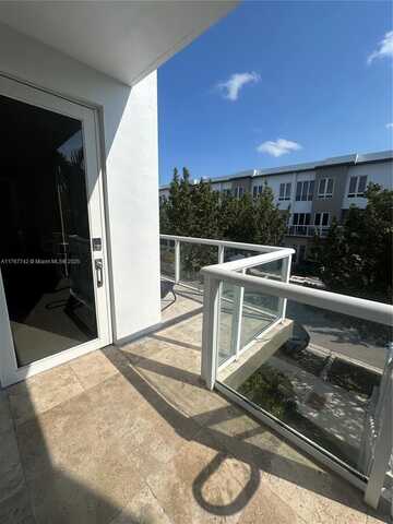 10245 NW 63th TER, Doral, FL 33178
