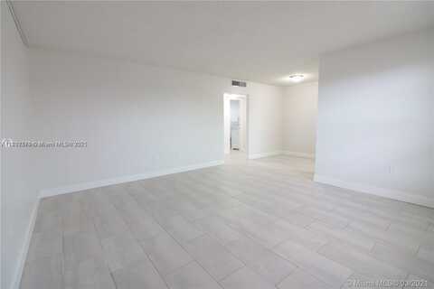 400 NE 1st St, Hallandale Beach, FL 33009