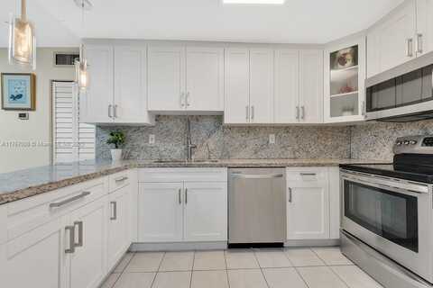 1810 W 56th St, Hialeah, FL 33012