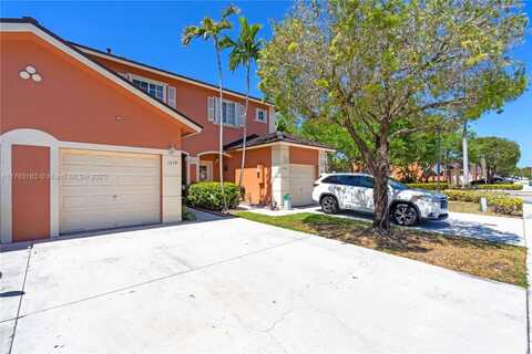 1014 NW 100th Ave, Pembroke Pines, FL 33024
