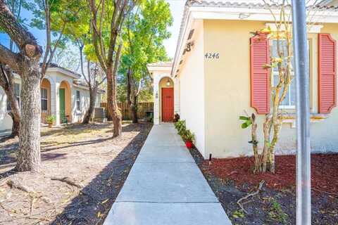 4246 NE 9th St, Homestead, FL 33033