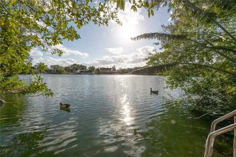 2340 NE 201st St, Miami, FL 33180