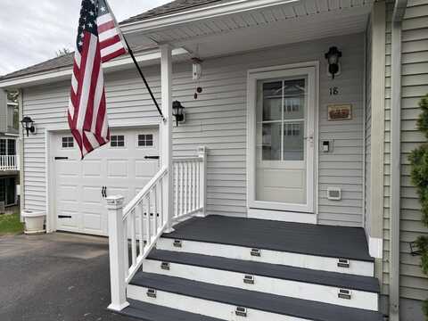 18 Ledges Court, Lewiston, ME 04240
