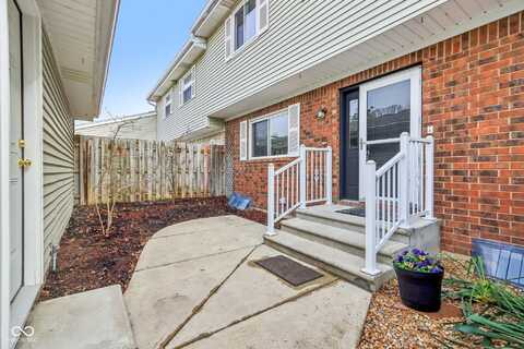 5527 Vin Rose Lane, Lawrence, IN 46226