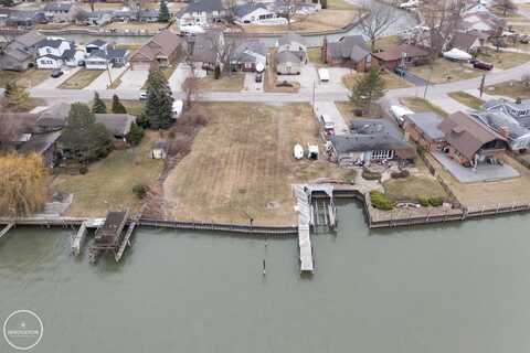 38187 Huron Pointe, Harrison, MI 48045