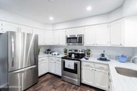 3b Dixon Court, Whiting, NJ 08759