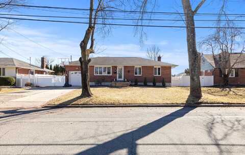 16 Rosalie Place, Commack, NY 11725