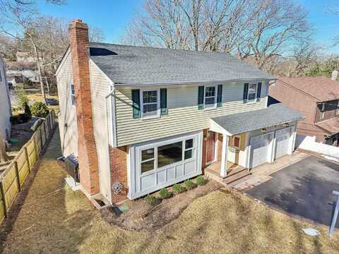 7 Elmont Court, Huntington, NY 11743