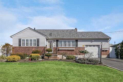 263 E 3rd Street, Deer Park, NY 11729