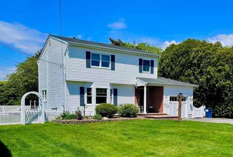 17 Tuttle Avenue, Eastport, NY 11941