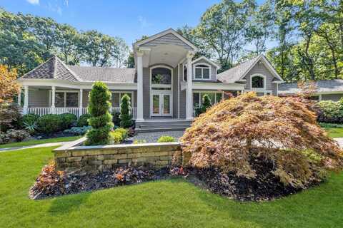 31 Round Tree Drive, Melville, NY 11747