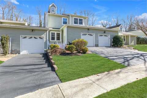 14 Victorian Court, Huntington, NY 11743