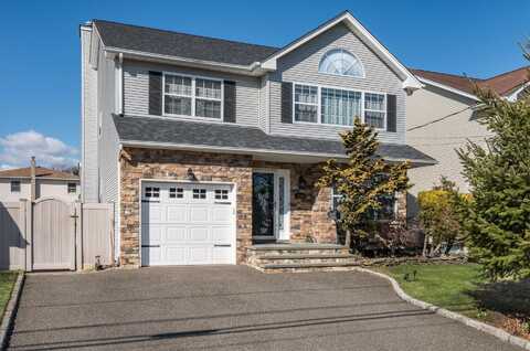 1590 Richard Avenue, Merrick, NY 11566