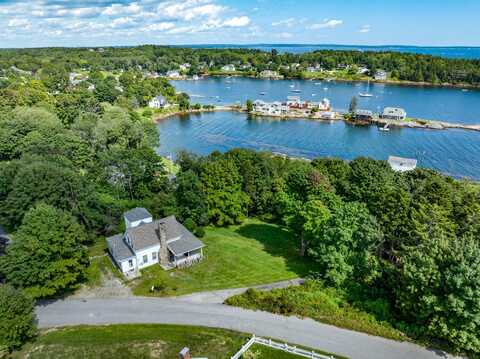 7 Leeman Road, Harpswell, ME 04079