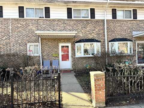 32 1st Street, Wheeling, IL 60090