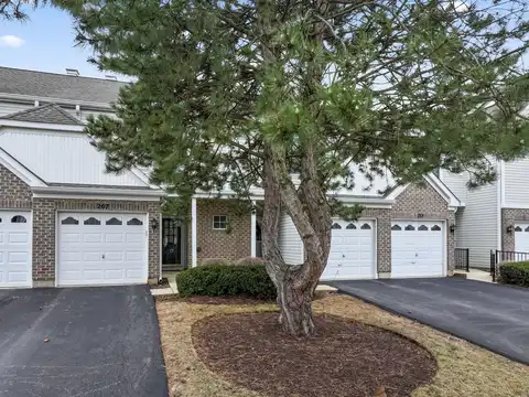 207 Gazebo Lane, Lombard, IL 60148