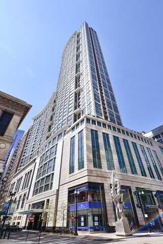 130 N Garland Court, Chicago, IL 60602