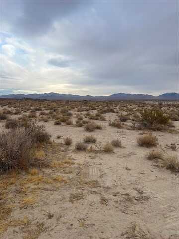30002 Pipeline Road, Lucerne Valley, CA 92356