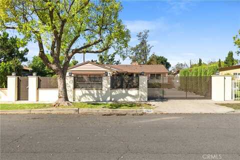 7709 Lemp Avenue, North Hollywood, CA 91605